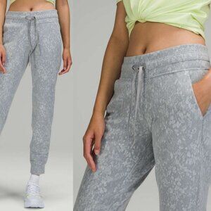 Lululemon Ready to Rulu Jogger Pants 29” Inseam Grey Silver